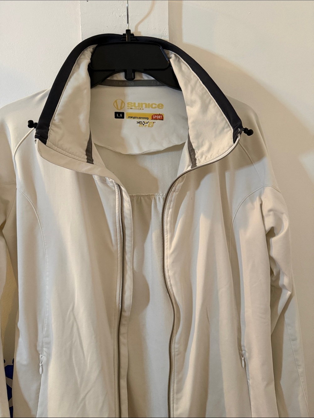 Sunice Women's Cream Softshell Jacket with Black Collar